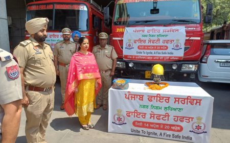 ਮੇਅਰ ਨੇ 'ਅੱਗ ਸੁਰੱਖਿਆ ਹਫ਼ਤੇ' ਦੀ ਕੀਤੀ ਸ਼ੁਰੂਆਤ; ਅੱਗ ਸੁਰੱਖਿਆ ਹਫ਼ਤੇ ਦੇ ਪਹਿਲੇ ਦਿਨ ਵਸਨੀਕਾਂ ਨੂੰ ਜਾਗਰੂਕ ਕਰਨ ਲਈ ਜਾਗਰੂਕਤਾ ਰੈਲੀ ਦਾ ਕੀਤਾ ਗਿਆ ਆਯੋਜਨ