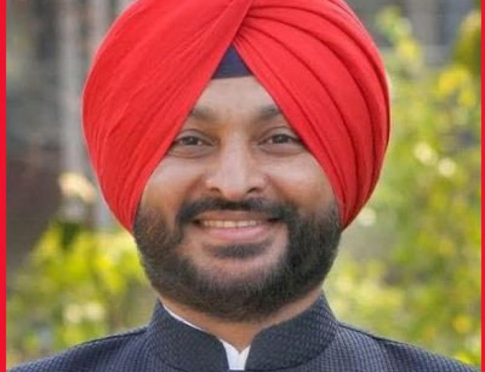 ਪਾਣੀਆਂ ਦੇ ਮੁੱਦੇ ਸਬੰਧੀ ਆਪ ਦੇ ਪ੍ਰਦਰਸ਼ਨ ਤੇ ਬੋਲੇ ਮੰਤਰੀ ਰਵਨੀਤ ਬਿੱਟੂ, "ਮੁੱਖ ਮੰਤਰੀ ਮਾਨ ਥੀਏਟਰੀ ਹਰਕਤਾਂ ਕਰਨ ਲਈ ਮਸ਼ਹੂਰ ਹਨ"