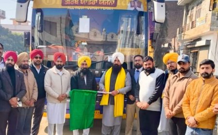 ਵਿਧਾਇਕ ਕੁਲਵੰਤ ਸਿੱਧੂ ਨੇ ਮੁੱਖ ਮੰਤਰੀ ਤੀਰਥ ਯਾਤਰਾ ਯੋਜਨਾ ਤਹਿਤ ਸ਼੍ਰੀ ਹਰਿਮੰਦਰ ਸਾਹਿਬ ਅਤੇ ਸ਼੍ਰੀ ਦੁਰਗਿਆਣਾ ਮੰਦਿਰ  ਜਾਣ ਵਾਲੀ ਬੱਸ ਨੂੰ ਦਿੱਤੀ ਹਰੀ ਝੰਡੀ